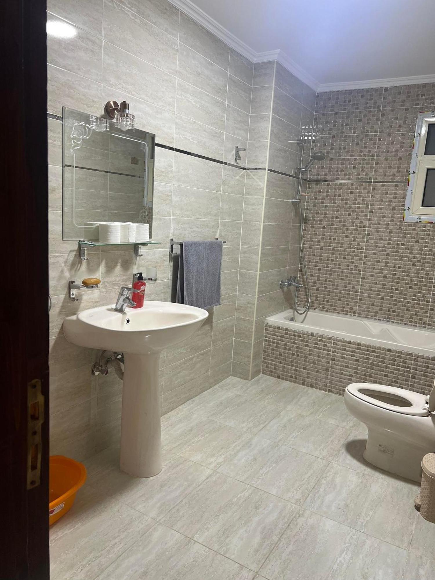 Comfy Luxurious Apartments In Central Location In Mansheyet El Bakry East Cairo Exterior foto